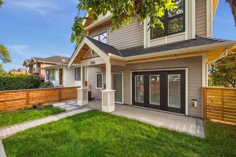 3206 E GEORGIA STREET - photo 2 of 31