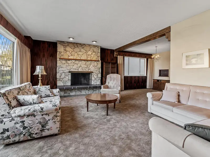 478 E 53RD AVENUE - photo 4 of 25