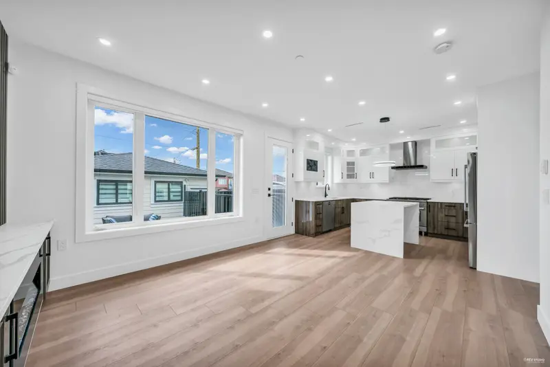 2 3344 ADANAC STREET - photo 1 of 25