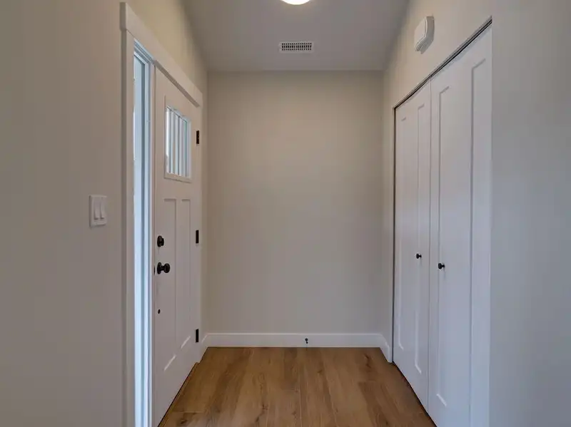 1051 CELIA CRESCENT - photo 4 of 34