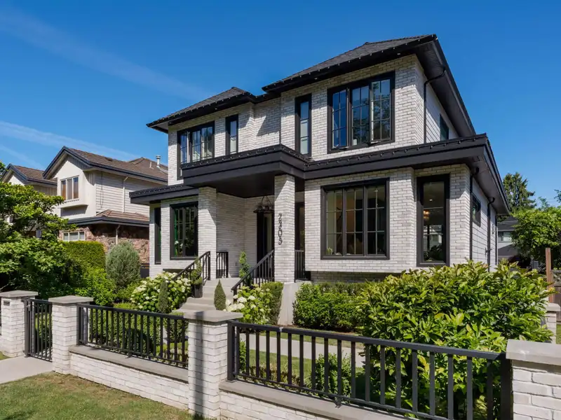 2305 W KING EDWARD AVENUE - photo 1 of 40