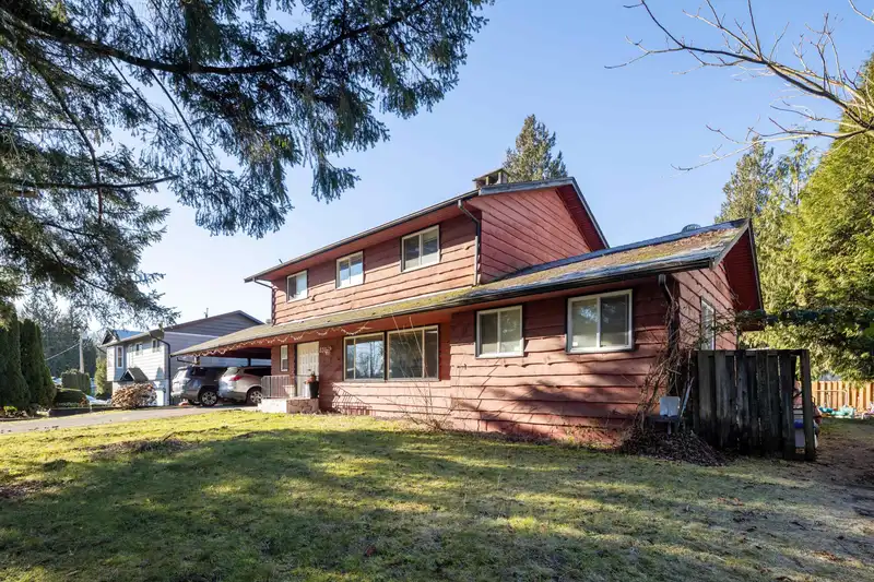 830 IRVINE STREET - photo 2 of 37