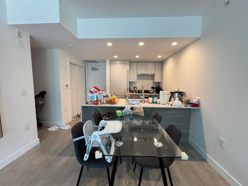 405 7638 CAMBIE STREET - photo 3 of 10