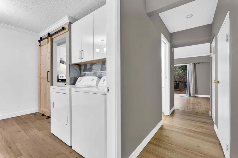 24 27090 32 AVENUE - photo 2 of 25