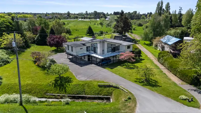 2860 RIVER ROAD - photo 1 of 18