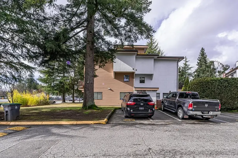 204 13291 70B AVENUE - photo 4 of 23