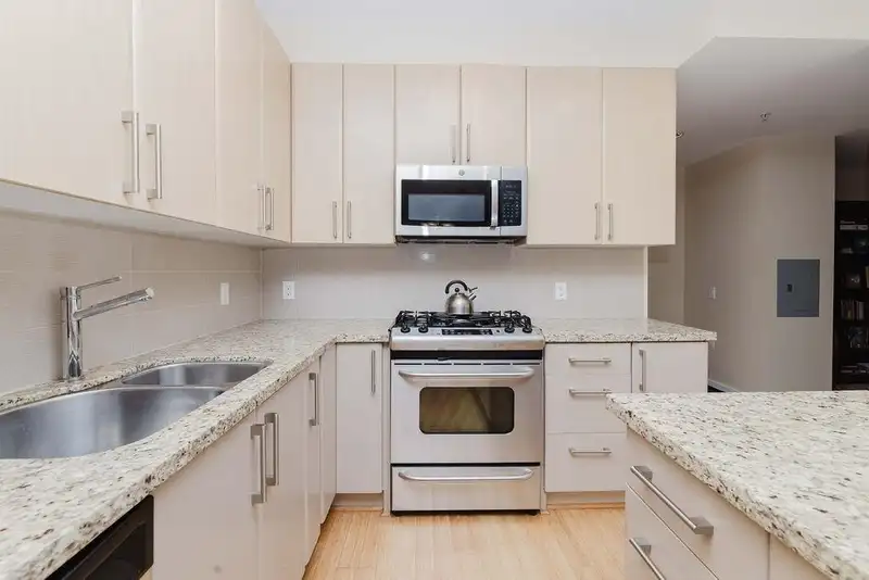 241 5160 DAVIS BAY ROAD - photo 3 of 29