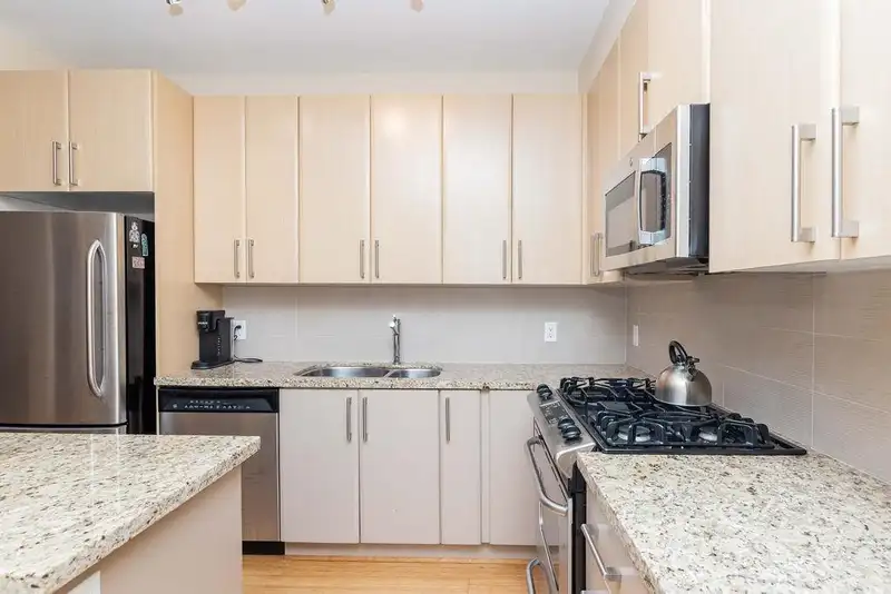 241 5160 DAVIS BAY ROAD - photo 4 of 29