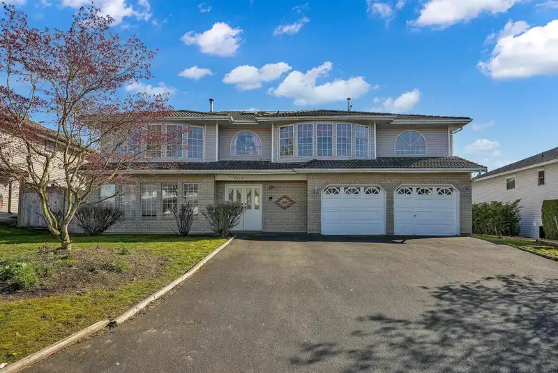 6819 123A STREET - photo 1 of 40