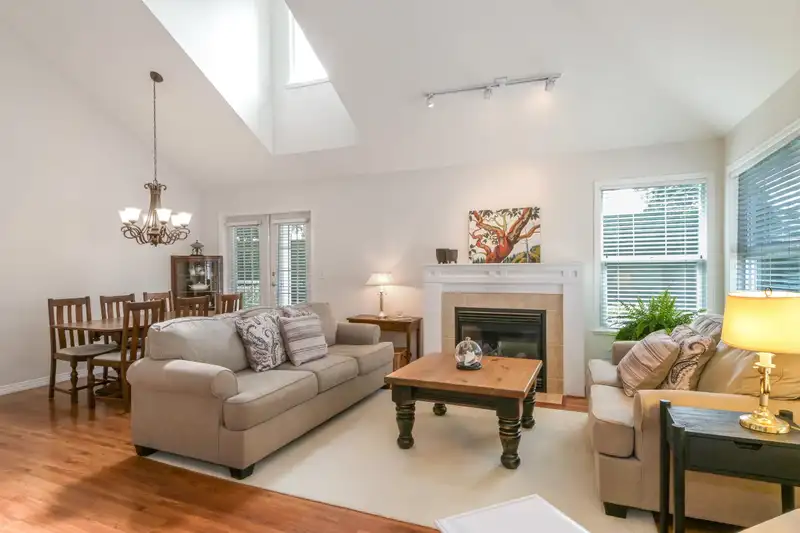 18 16995 64 AVENUE - photo 3 of 40