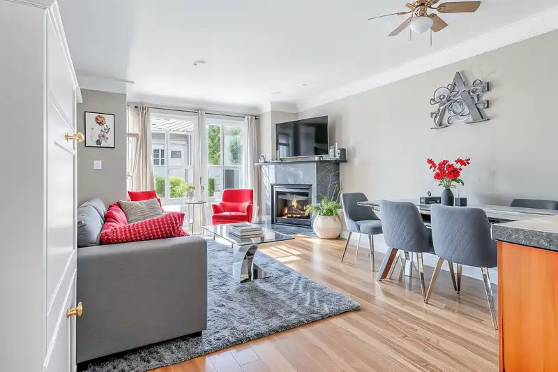 313 8115 121A STREET - photo 2 of 14