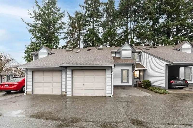 11936 90 AVENUE - photo 1 of 21