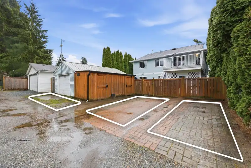 33477 7TH AVENUE - photo 2 of 40