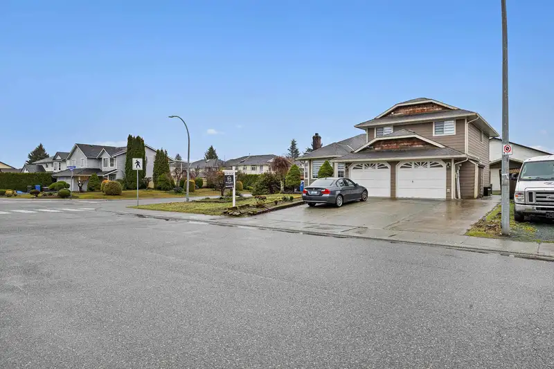 32066 SORRENTO AVENUE - photo 2 of 28