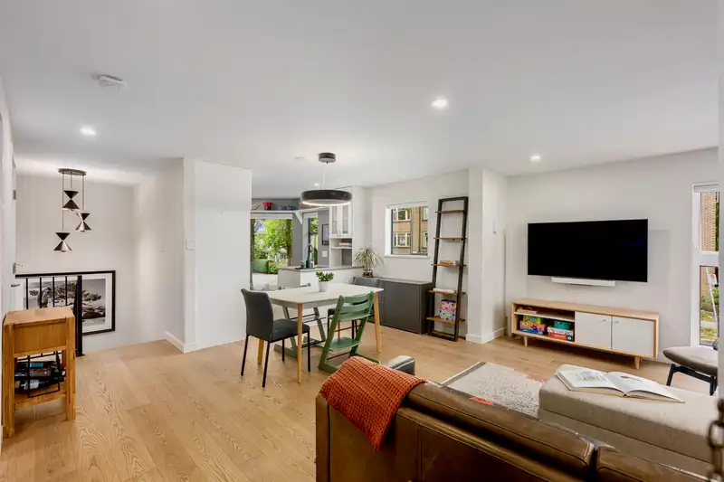 101 936 BUTE STREET - photo 3 of 32