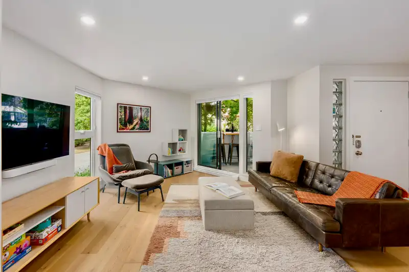 101 936 BUTE STREET - photo 4 of 32