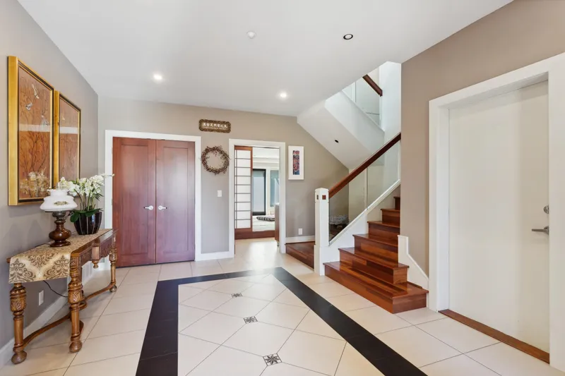 4468 W 1ST AVENUE - photo 4 of 25