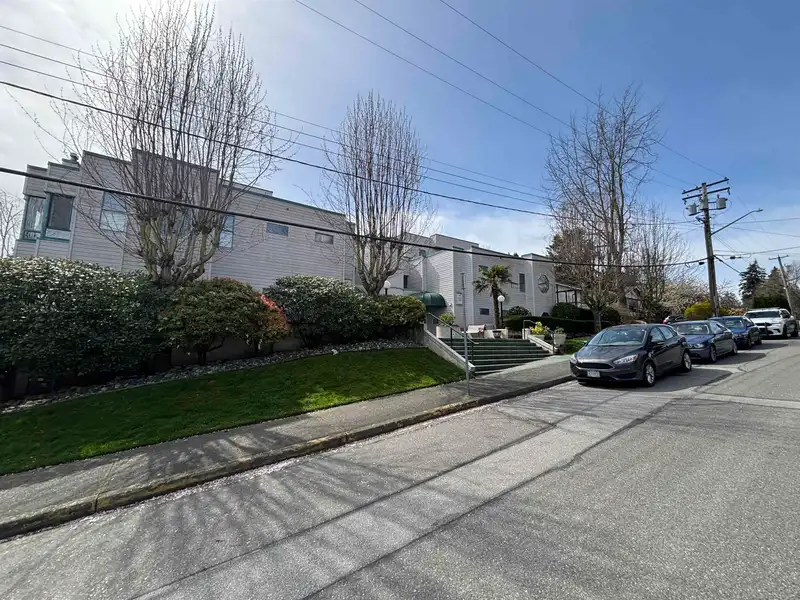 204 5550 14B AVENUE - photo 1 of 17