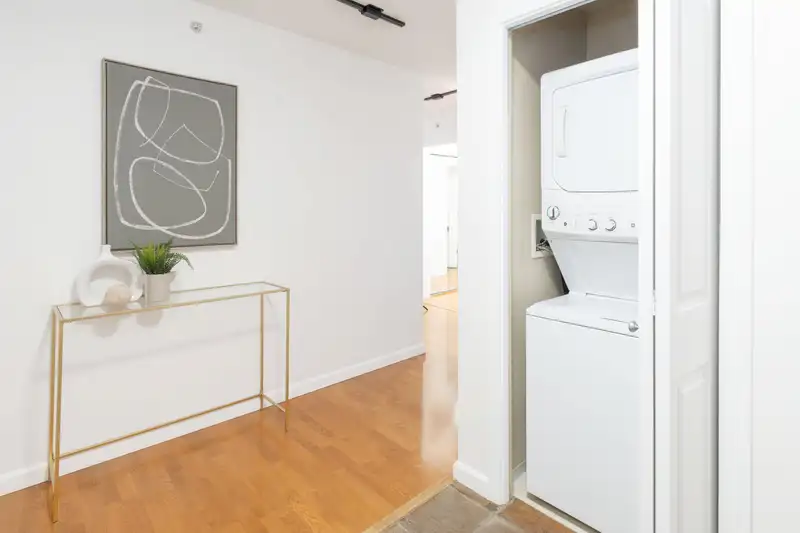 805 235 GUILDFORD WAY - photo 3 of 35