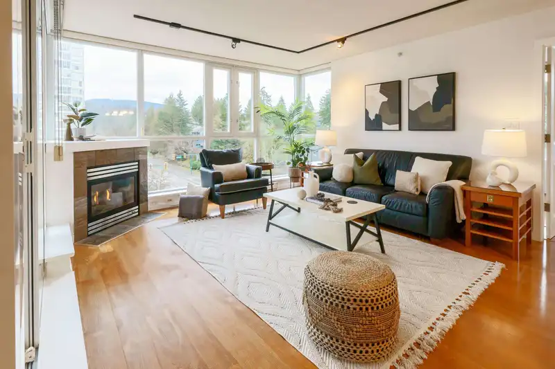 805 235 GUILDFORD WAY - photo 4 of 35