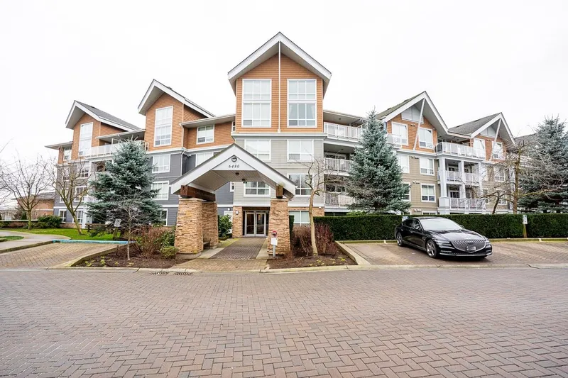 104 6480 194 STREET - photo 1 of 25