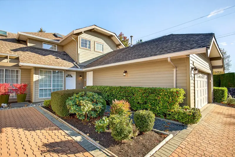 101 16275 15 AVENUE - photo 4 of 25