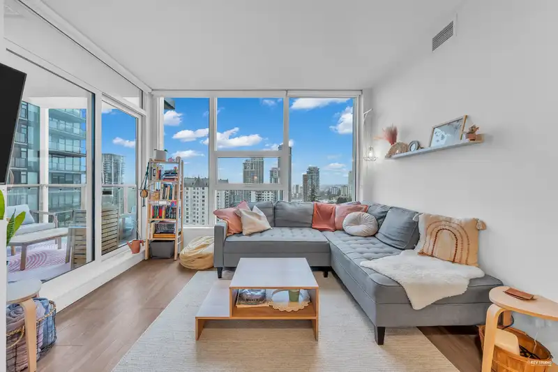 1706 595 AUSTIN AVENUE - photo 1 of 22