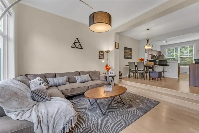 43 15075 60 AVENUE - photo 4 of 25