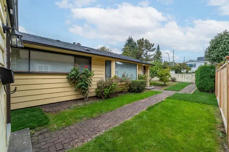 8271 LAUREL STREET - photo 3 of 36
