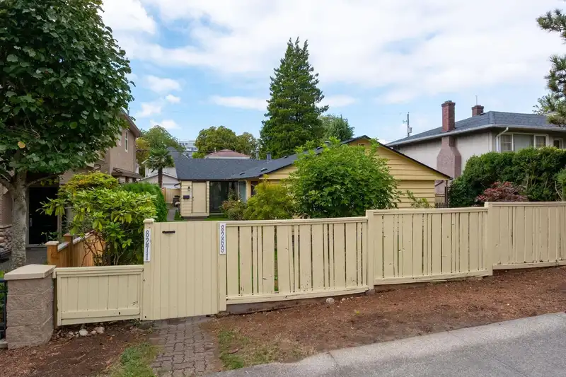 8271 LAUREL STREET - photo 4 of 36