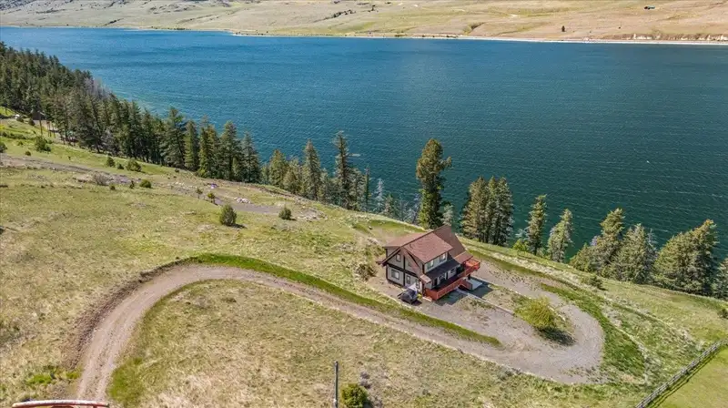8605 OLD KAMLOOPS ROAD - photo 1 of 40