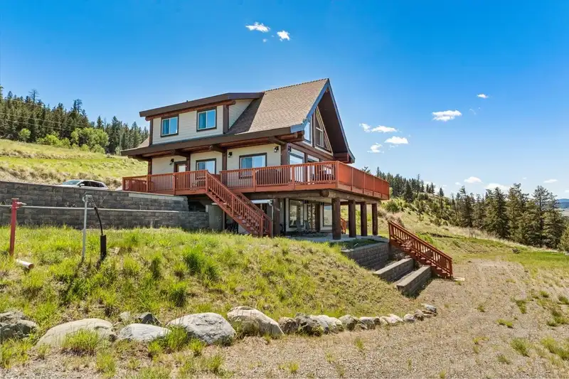 8605 OLD KAMLOOPS ROAD - photo 3 of 40