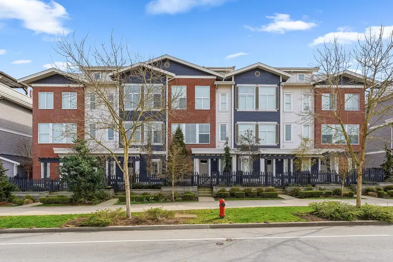 55 8371 202B STREET - photo 2 of 25