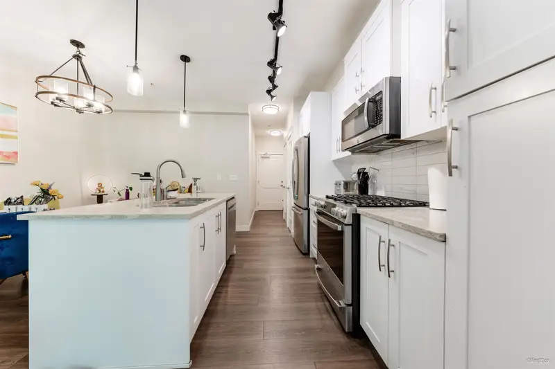 402 11077 RAVINE ROAD - photo 3 of 25