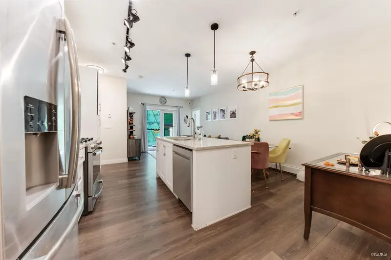 402 11077 RAVINE ROAD - photo 4 of 25