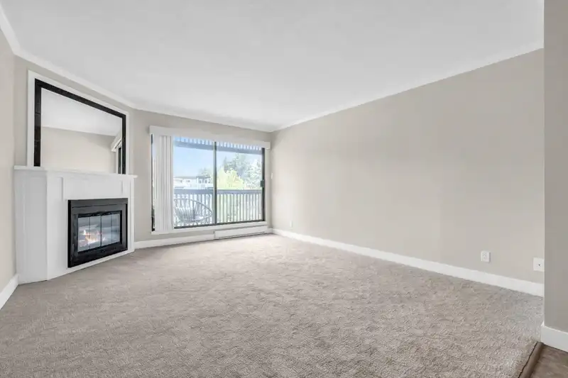410 13501 96 AVENUE - photo 3 of 29