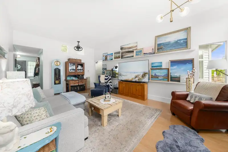 116 1744 128 STREET - photo 4 of 40