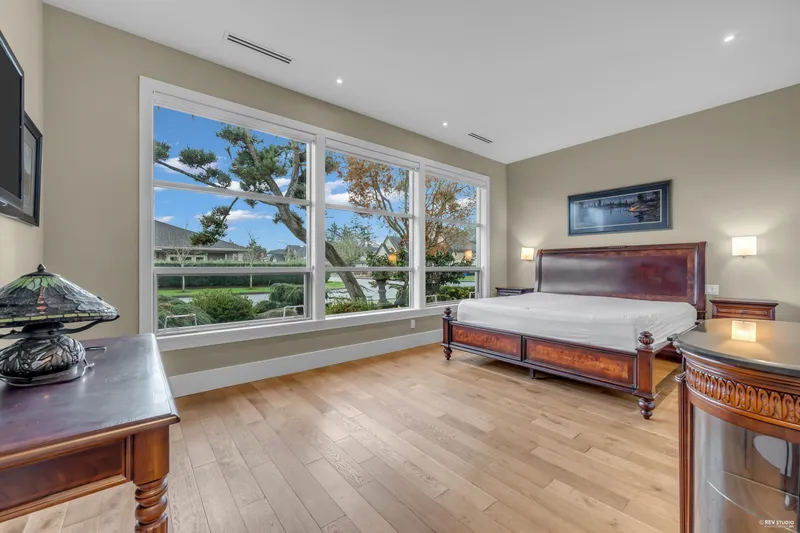 7731 GABRIOLA CRESCENT - photo 4 of 25