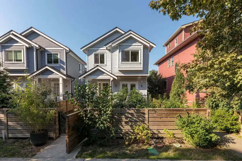 2055 VENABLES STREET - photo 1 of 31