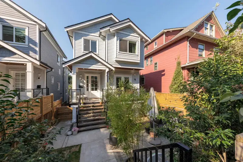 2055 VENABLES STREET - photo 2 of 31