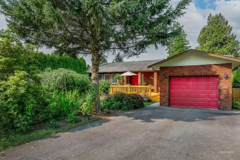 33505 KIRK AVENUE - photo 1 of 38