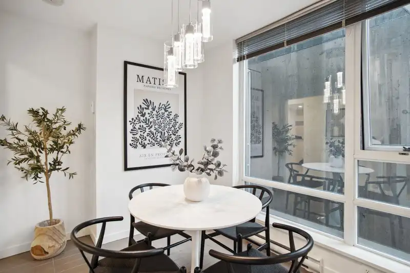603 233 ROBSON STREET - photo 1 of 24