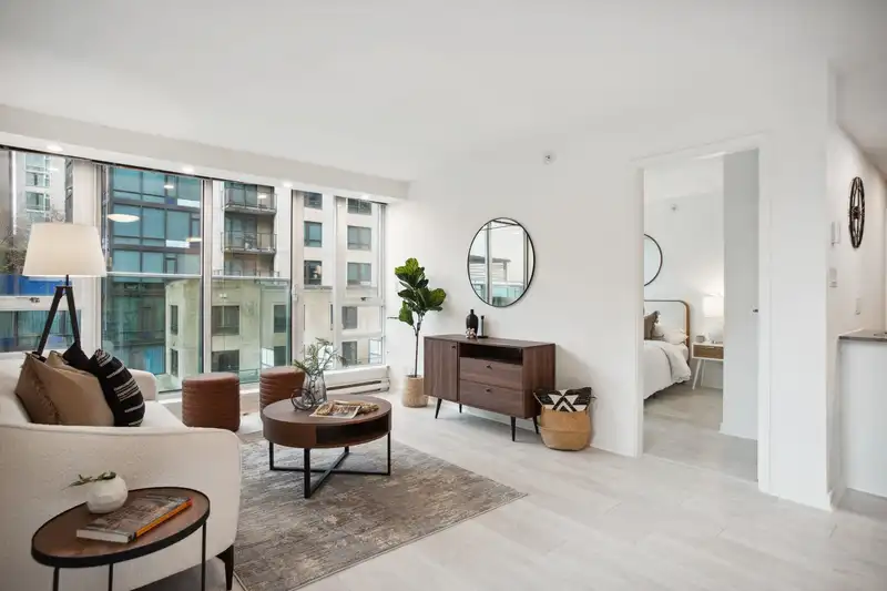 603 233 ROBSON STREET - photo 2 of 24