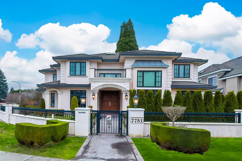 7751 SUNNYHOLME CRESCENT - photo 1 of 25