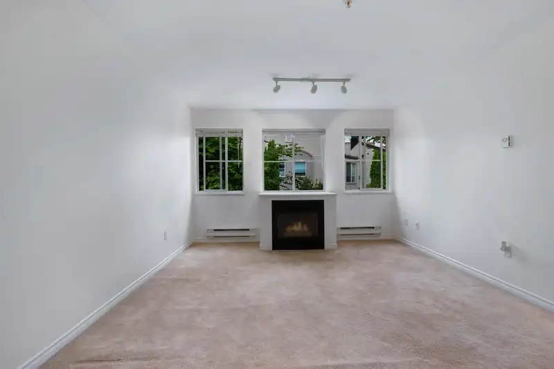 31 19034 MCMYN ROAD - photo 2 of 27