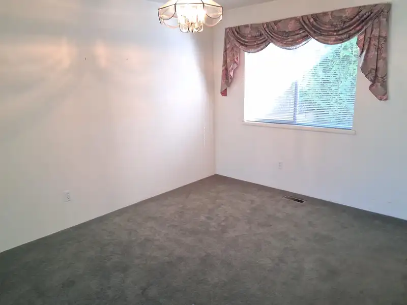 15482 91 AVENUE - photo 3 of 20