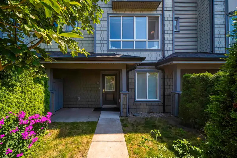 3 8138 204 STREET - photo 4 of 36