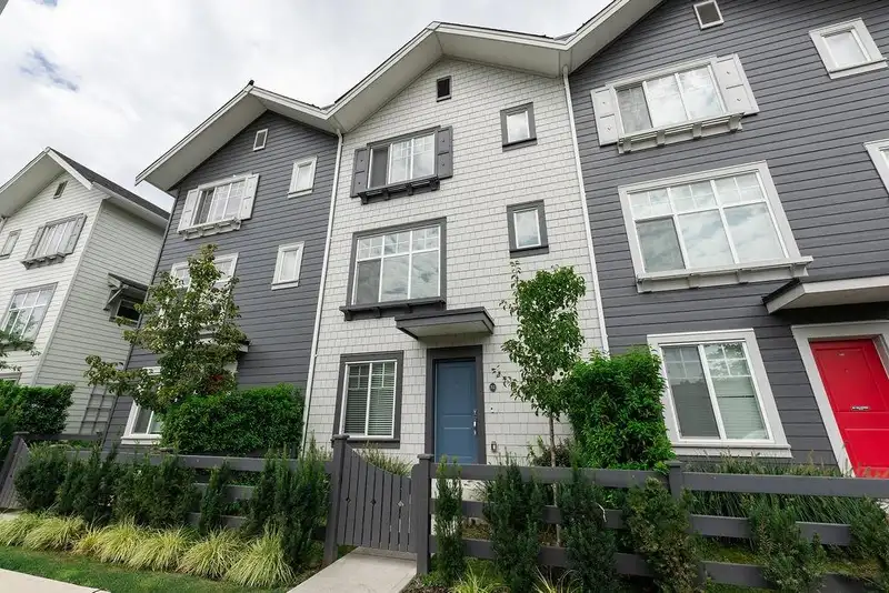 32 15489 99A AVENUE - photo 1 of 40
