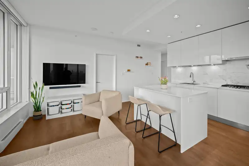 4305 4650 BRENTWOOD BOULEVARD - photo 3 of 40