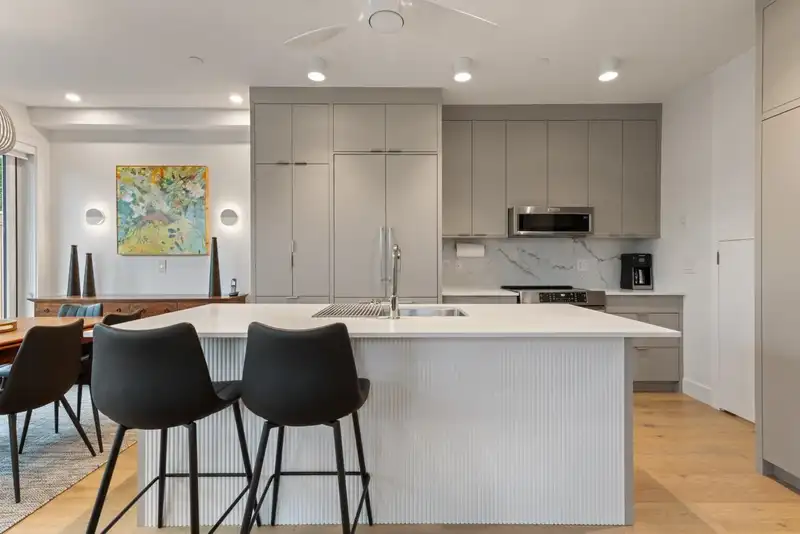 1960 SEMLIN DRIVE - photo 1 of 37